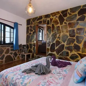Apartment Buda, Tinajo